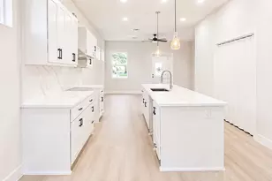 142A College St, Fresno, TX 77545 - Photo 7