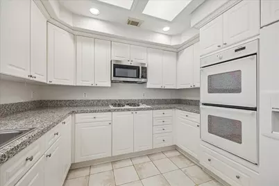 2422 Dorrington Street #B, Houston, TX 77030 - Photo 3