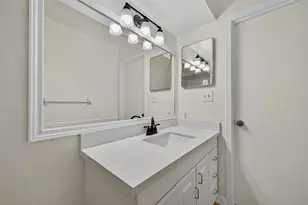 12633 Memorial Dr, Houston, TX 77024 - Photo 37