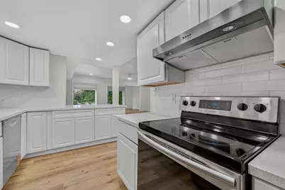 12633 Memorial Drive #216, Houston, TX 77024 - Photo 23