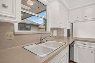 219 Essex Pl, Stafford, TX 77477 - Photo 45