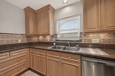 206 Briar Hill Drive, Houston, TX 77042 - Photo 19