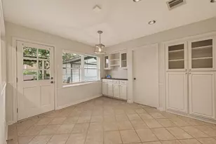 206 Briar Hill Dr, Houston, TX 77042 - Photo 17