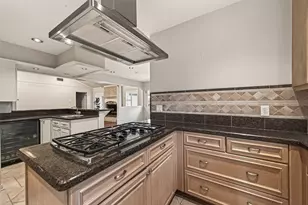 206 Briar Hill Dr, Houston, TX 77042 - Photo 21