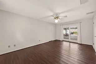 206 Briar Hill Dr, Houston, TX 77042 - Photo 35