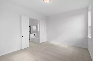 3921 Sterling Springs Ln, League City, TX 77573 - Photo 13