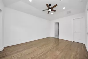 4218 T C Jester Blvd, Houston, TX 77018 - Photo 15