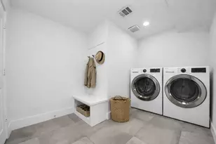 4218 T C Jester Blvd, Houston, TX 77018 - Photo 23