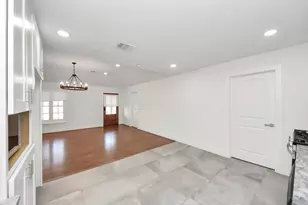 4218 T C Jester Blvd, Houston, TX 77018 - Photo 7