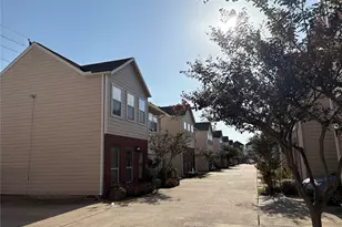 2241 Naomi St, Houston, TX 77054 - Photo 3