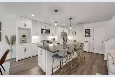 246 N Walden Elms Circle, The Woodlands, TX 77382 - Photo 9