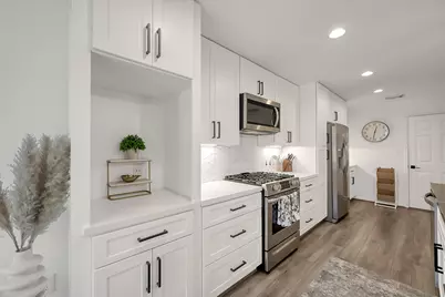 246 N Walden Elms Circle, The Woodlands, TX 77382 - Photo 15