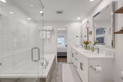 246 N Walden Elms Circle, The Woodlands, TX 77382 - Photo 25