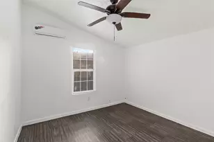 4126 Paladino St, Bacliff, TX 77518 - Photo 7