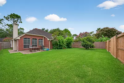 14015 Loch Creek Ct Court, Houston, TX 77062 - Photo 39