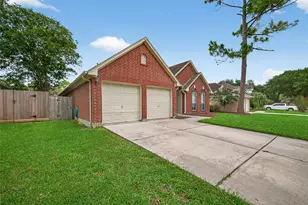 14015 Loch Creek Ct Ct, Houston, TX 77062 - Photo 3