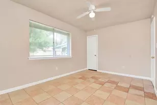 4803 Beechaven St, Houston, TX 77053 - Photo 9