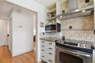 1918 Vassar St, Houston, TX 77098 - Photo 9