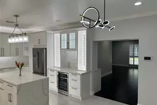 840 Threadneedle St, Houston, TX 77079 - Photo 5