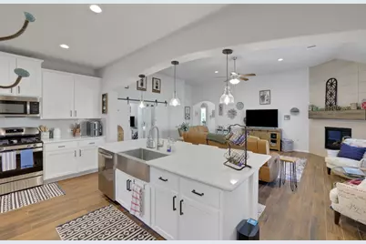 11706 Champions Gate Drive, Mont Belvieu, TX 77535 - Photo 17