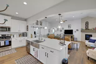 11706 Champions Gate Dr, Mont Belvieu, TX 77535 - Photo 17