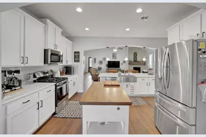 11706 Champions Gate Drive, Mont Belvieu, TX 77535 - Photo 15