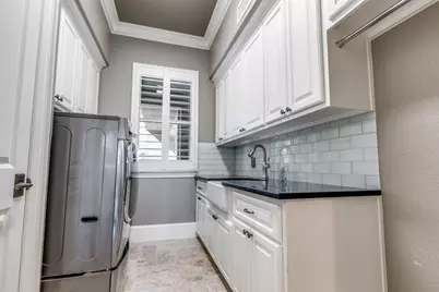 4 Island Green Court, Kingwood, TX 77339 - Photo 35