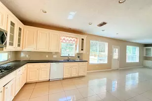 14910 White Forge Ln, Sugar Land, TX 77489 - Photo 5