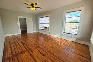 2111 Freeman St, Houston, TX 77009 - Photo 9