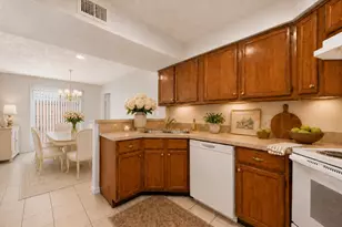 10555 Turtlewood Ct, Houston, TX 77072 - Photo 7