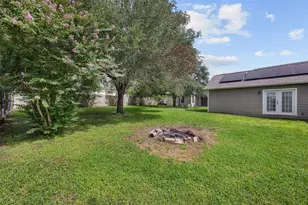 410 N Cochran St, Bellville, TX 77418 - Photo 9