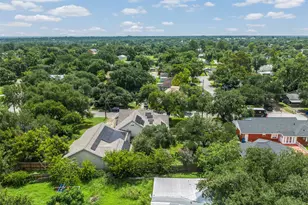 410 N Cochran St, Bellville, TX 77418 - Photo 33