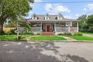 410 N Cochran St, Bellville, TX 77418 - Photo 1