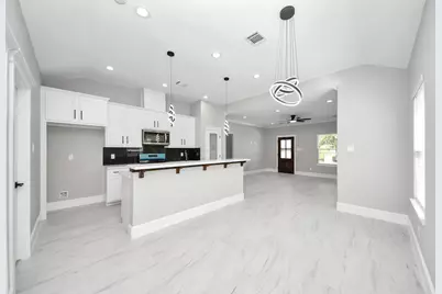 608 Miriam Street, Baytown, TX 77520 - Photo 5