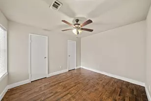 2118 N Austin Ave, Pearland, TX 77581 - Photo 9