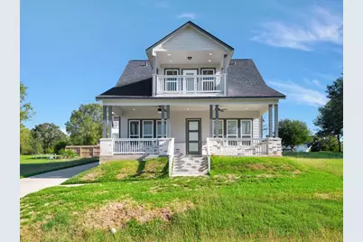 345 Edgewater Drive, Livingston, TX 77351 - Photo 1