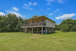 405 Oyster, Oak Island, TX 77514 - Photo 3