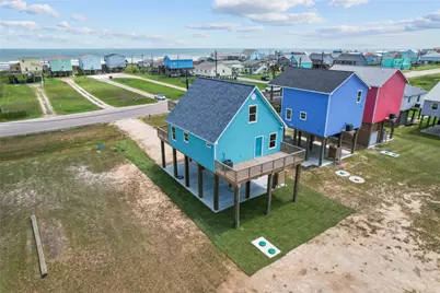 2031 Bluewater Hwy, Surfside Beach, TX 77541 - Photo 21