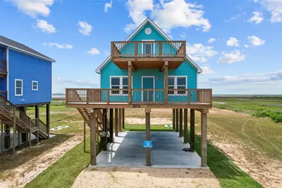 2031 Bluewater Hwy, Surfside Beach, TX 77541 - Photo 3