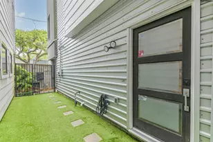 406 Pacific St, Houston, TX 77006 - Photo 5