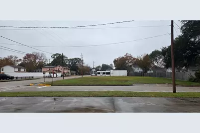 711 E Main Street, Humble, TX 77338 - Photo 3