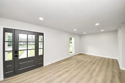 10806 Olympia Drive, Houston, TX 77042 - Photo 3