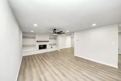 10806 Olympia Drive, Houston, TX 77042 - Photo 9