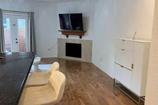 10855 Meadowglen Ln, Houston, TX 77042 - Photo 3