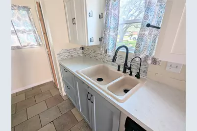 7154 Woodland West Drive, Houston, TX 77040 - Photo 9