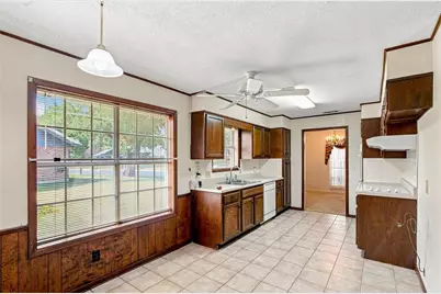 204 King Arthur Street, Victoria, TX 77904 - Photo 11