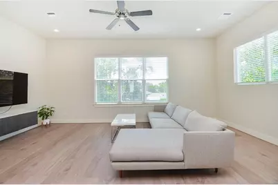 1902 Hollister Spruce Lane, Houston, TX 77080 - Photo 3