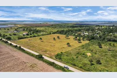 7782 County Road 203, Liverpool, TX 77577 - Photo 17