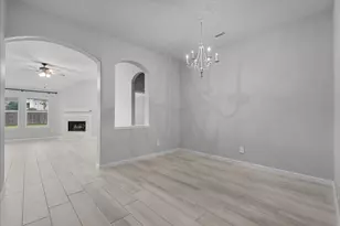 895 Bent Sail Ln, League City, TX 77573 - Photo 5