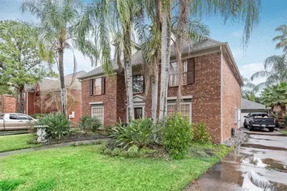 2105 Meadow Parkway N N, League City, TX 77573 - Photo 3